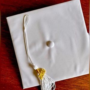 White graduation cap unisex with ‘23 tassel